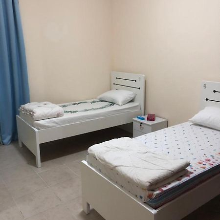 Kaya Hostel Dubai Exterior photo