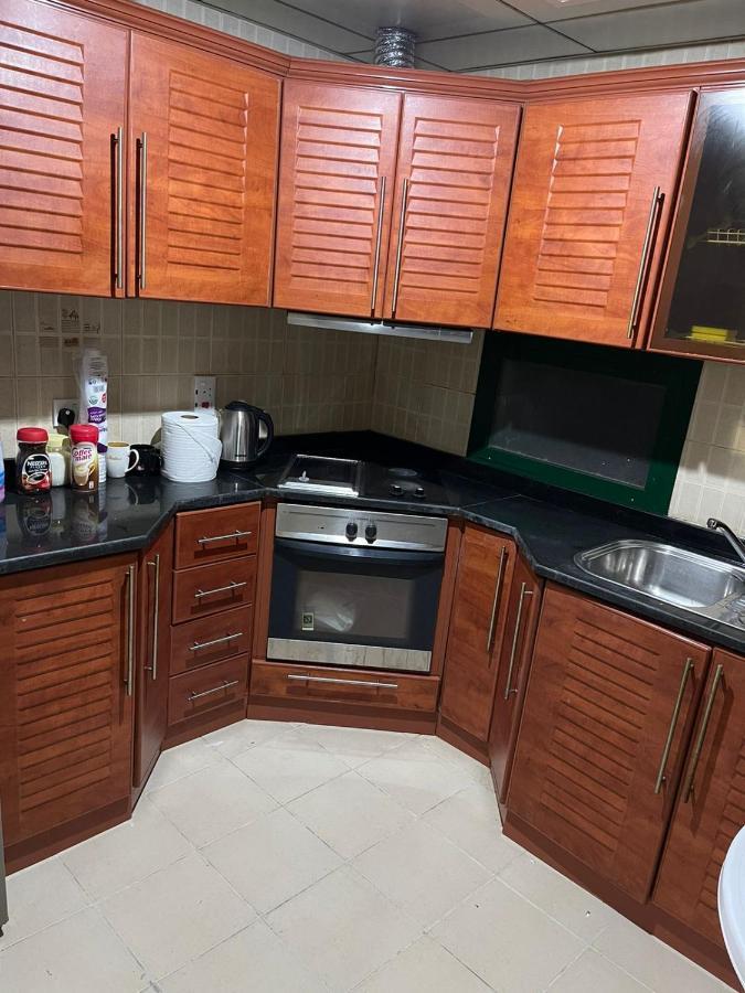 Kaya Hostel Dubai Exterior photo