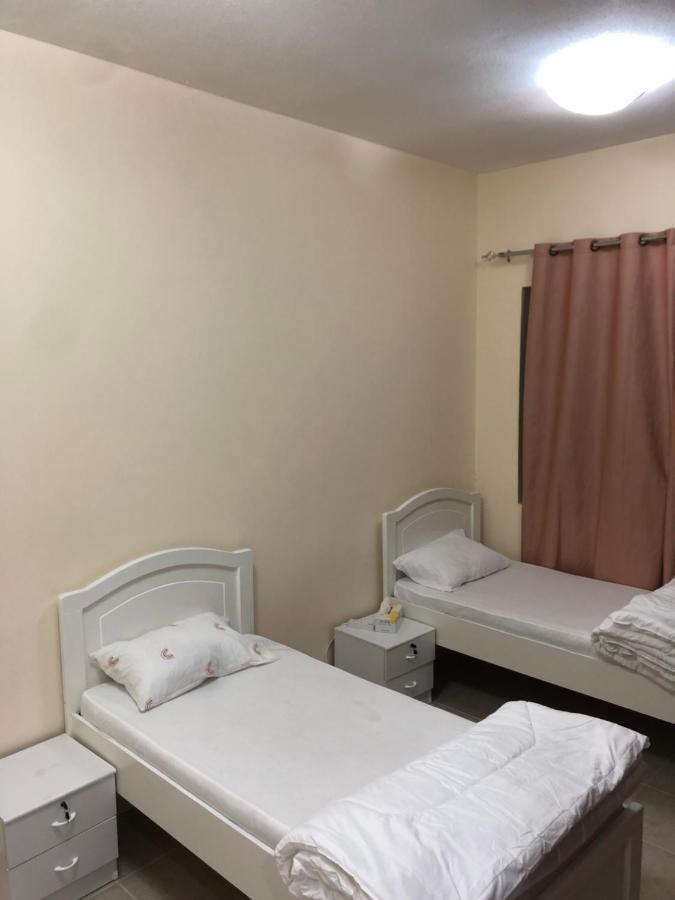 Kaya Hostel Dubai Exterior photo