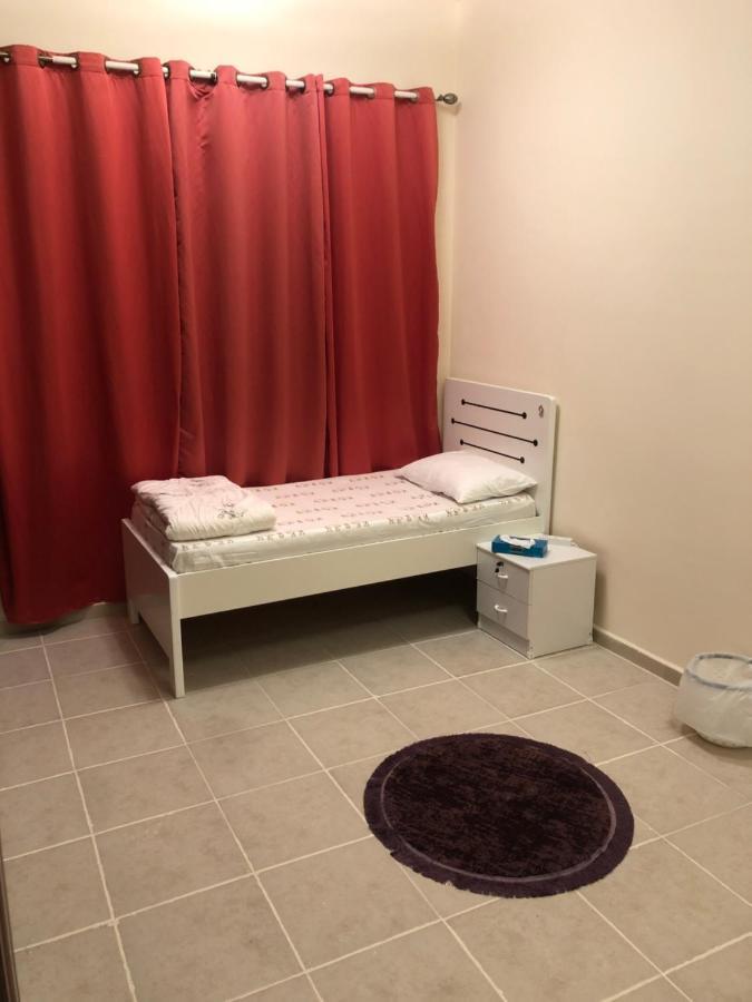 Kaya Hostel Dubai Exterior photo
